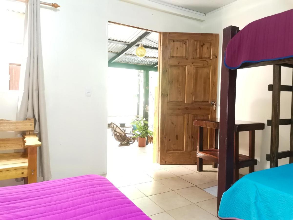 Casita Happy Feet And Tours Corcovado Hotel Drakes Bay Eksteriør billede