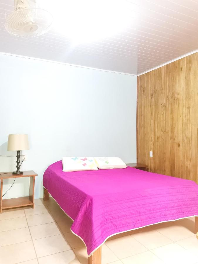Casita Happy Feet And Tours Corcovado Hotel Drakes Bay Eksteriør billede