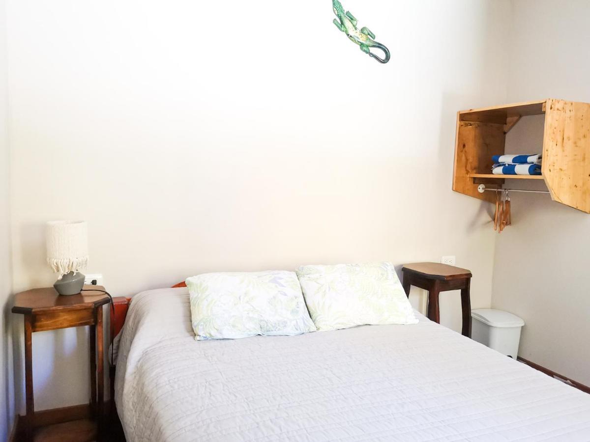 Casita Happy Feet And Tours Corcovado Hotel Drakes Bay Eksteriør billede